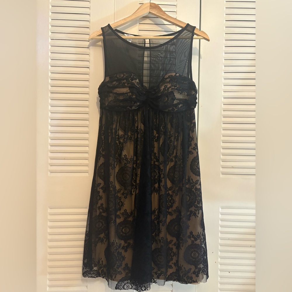 Tulle cocktail dress with mesh